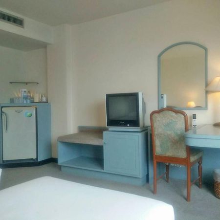 Sinthavee Hotel Phuket Екстериор снимка