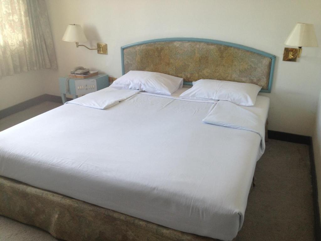 Sinthavee Hotel Phuket Стая снимка