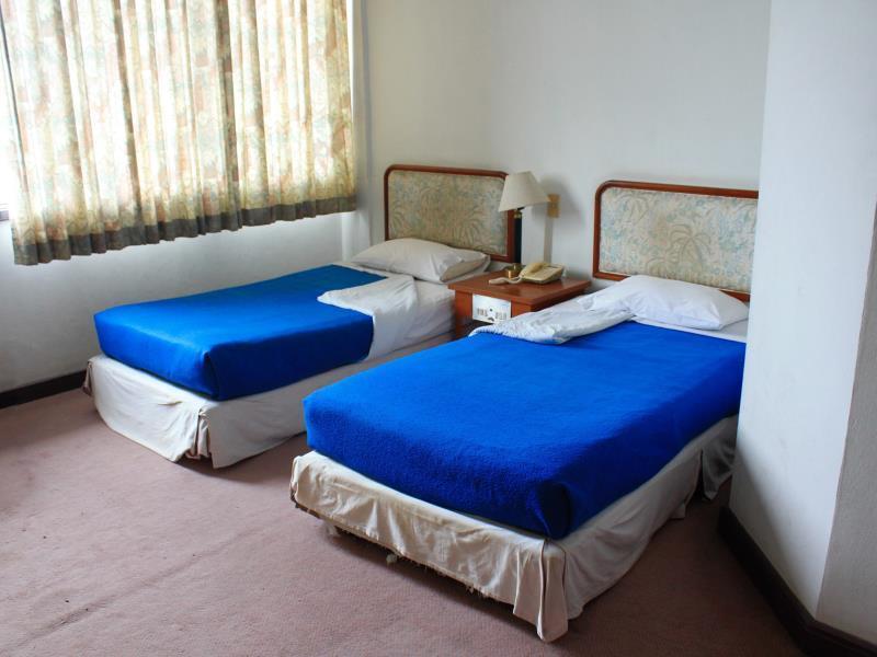 Sinthavee Hotel Phuket Екстериор снимка